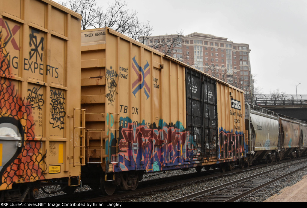 661045